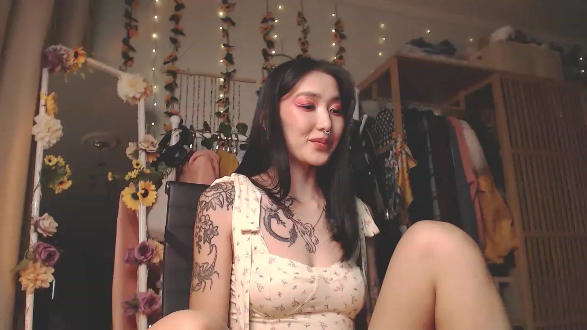 Gallery image thumbnail from KellyAsian's myfreecams stream on, 11/15/2022, 09:37 image 3 of 20