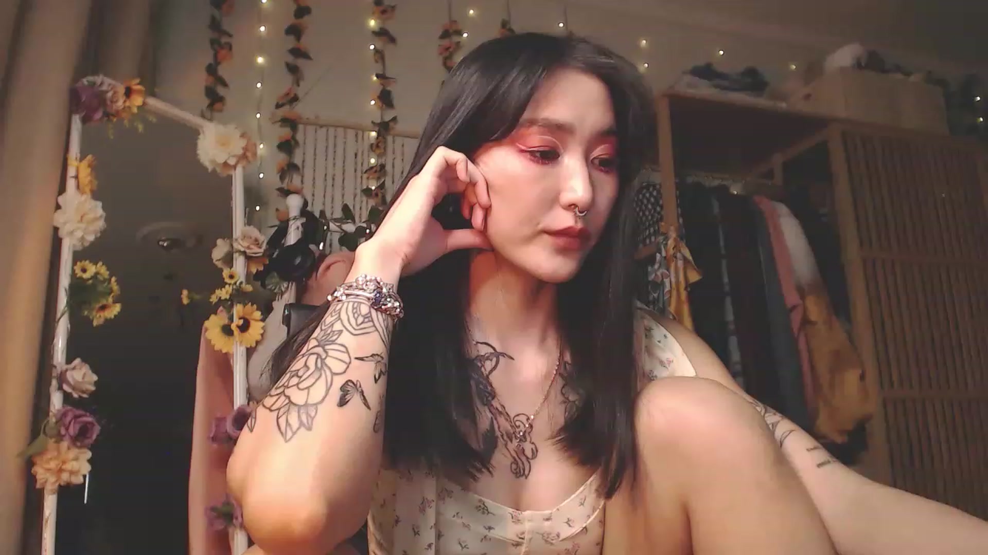 Gallery image thumbnail from KellyAsian's myfreecams stream on, 11/15/2022, 09:37 image 20 of 20
