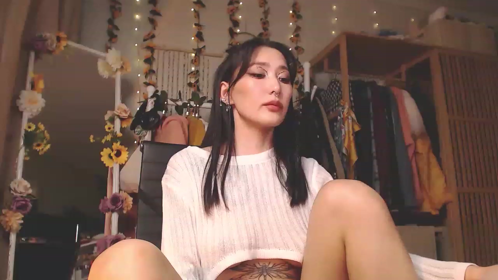Gallery image thumbnail from KellyAsian's myfreecams stream on, 11/19/2022, 16:01 image 10 of 20