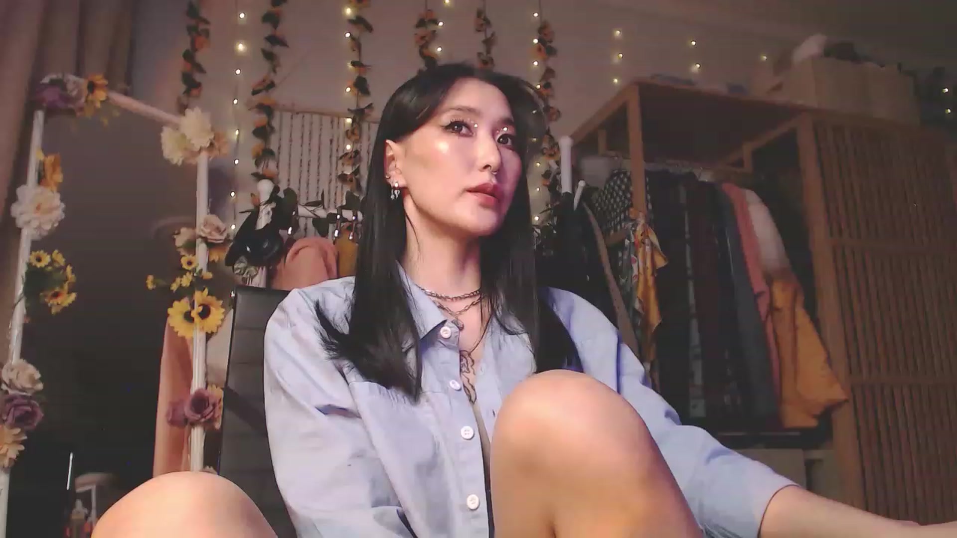 Gallery image thumbnail from KellyAsian's myfreecams stream on, 11/21/2022, 10:42 image 20 of 20