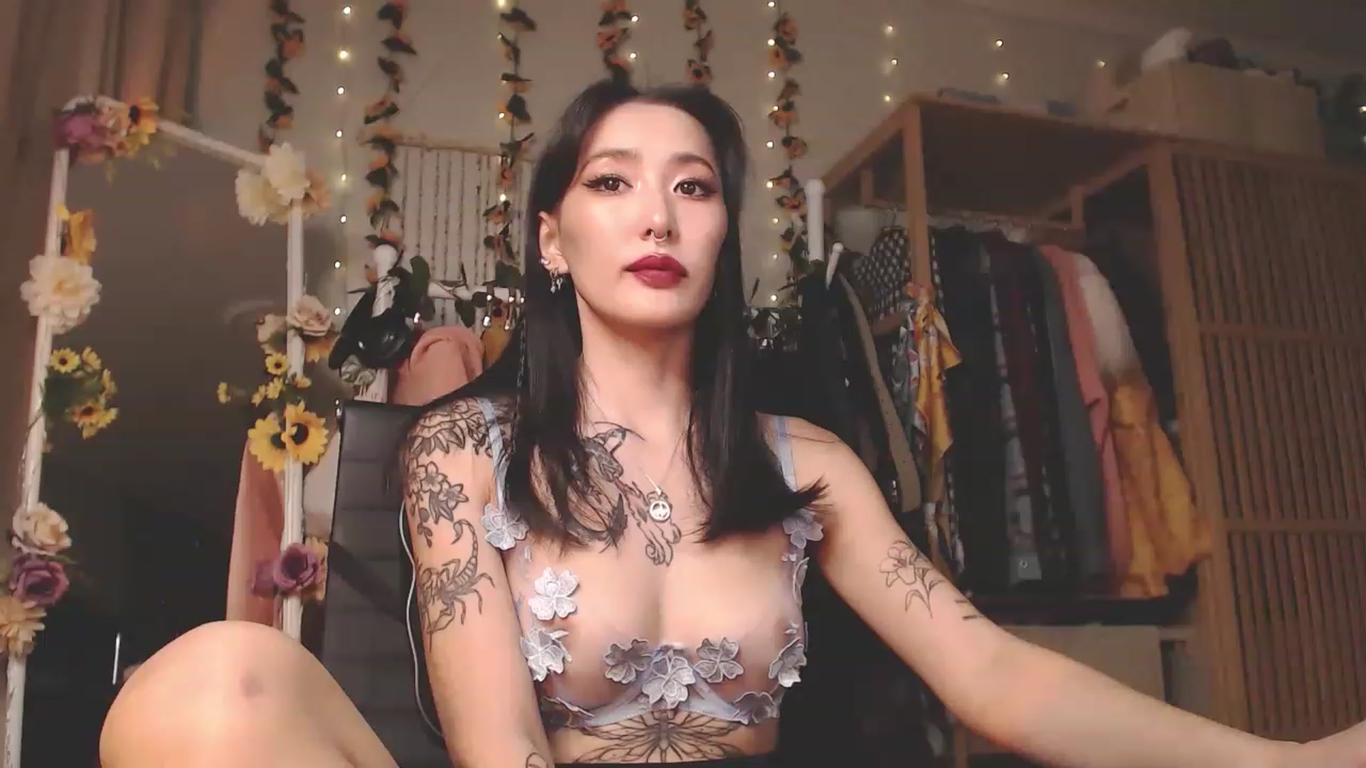 Gallery image thumbnail from KellyAsian's myfreecams stream on, 11/22/2022, 09:37 image 18 of 20