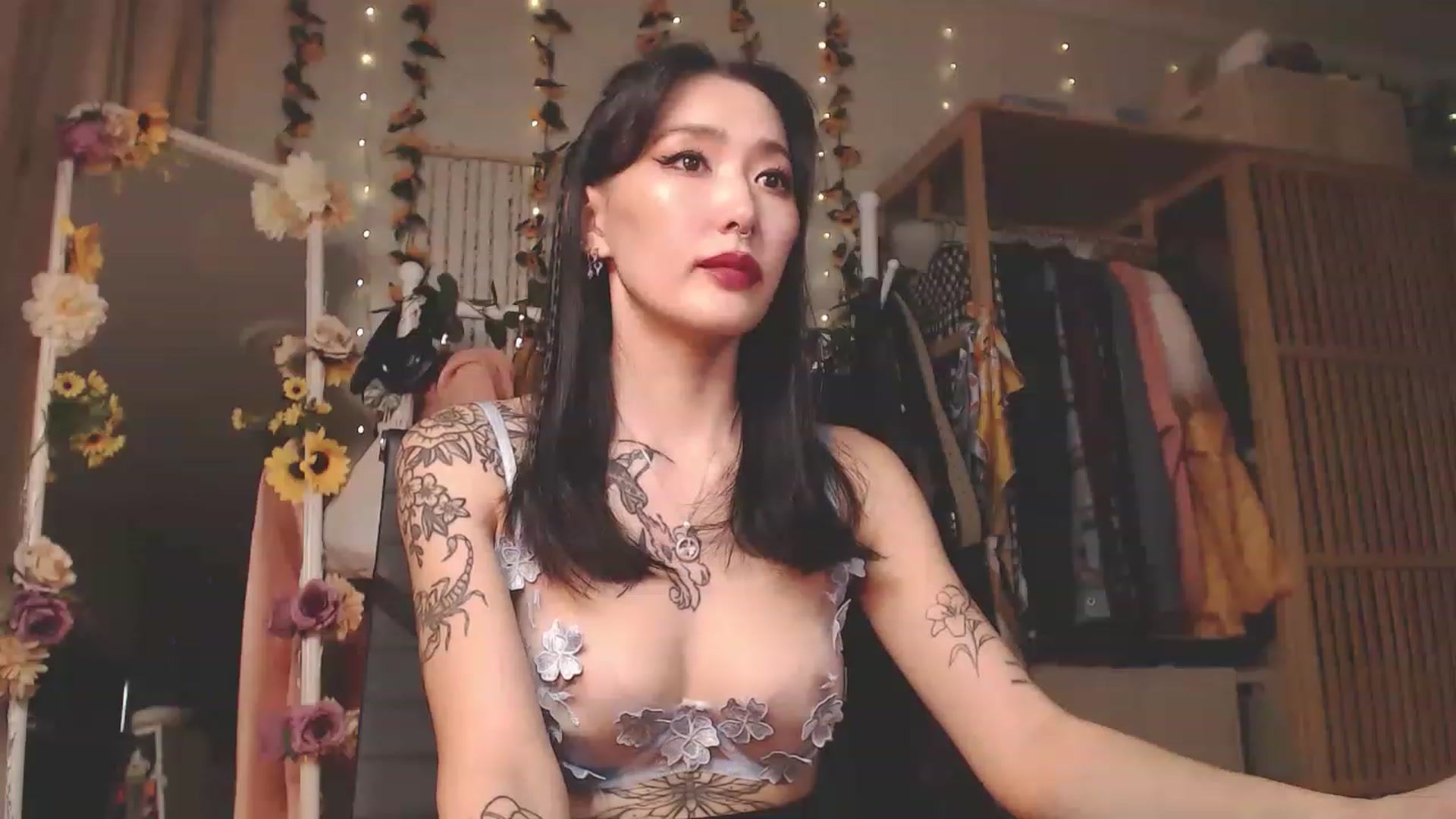 Gallery image thumbnail from KellyAsian's myfreecams stream on, 11/22/2022, 09:37 image 9 of 20