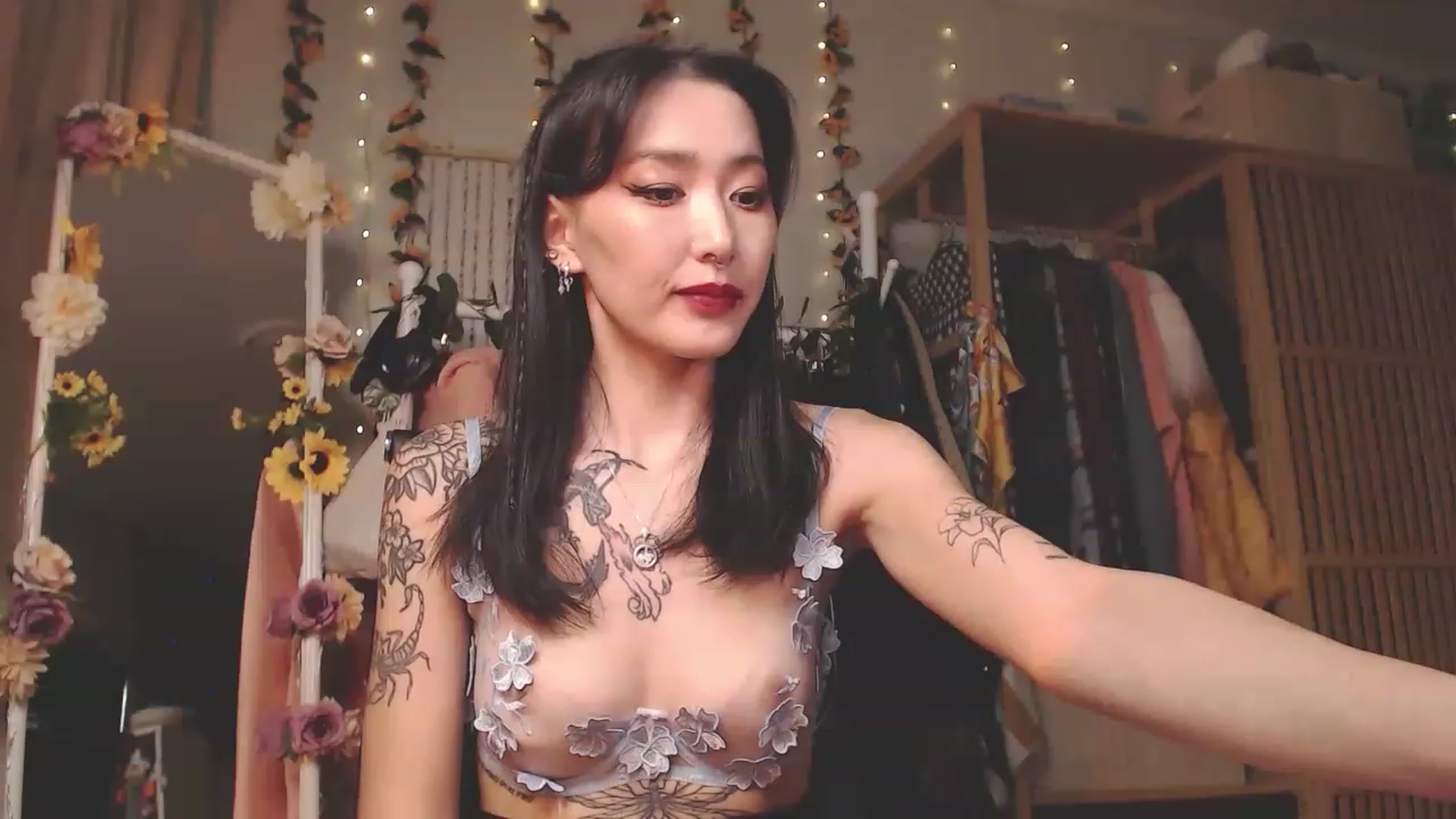 Gallery image thumbnail from KellyAsian's myfreecams stream on, 11/22/2022, 09:37 image 13 of 20