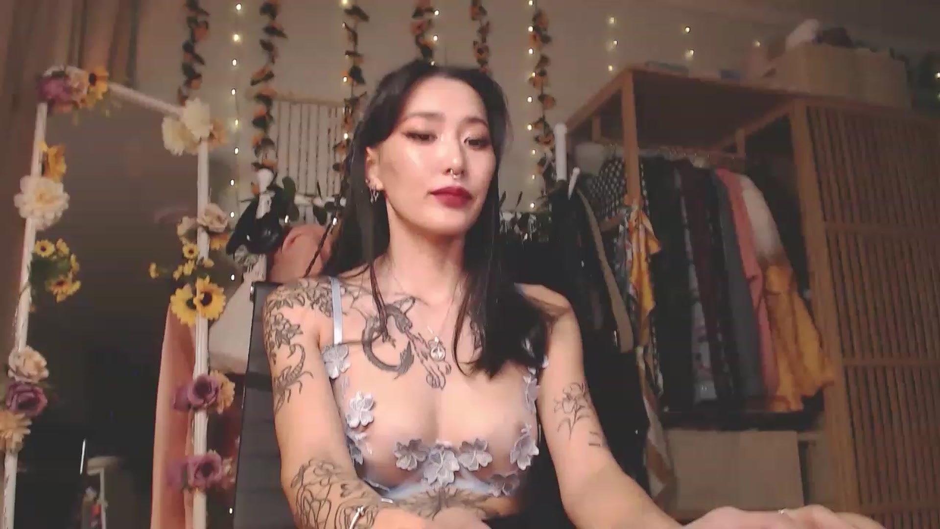 Gallery image thumbnail from KellyAsian's myfreecams stream on, 11/22/2022, 09:37 image 4 of 20