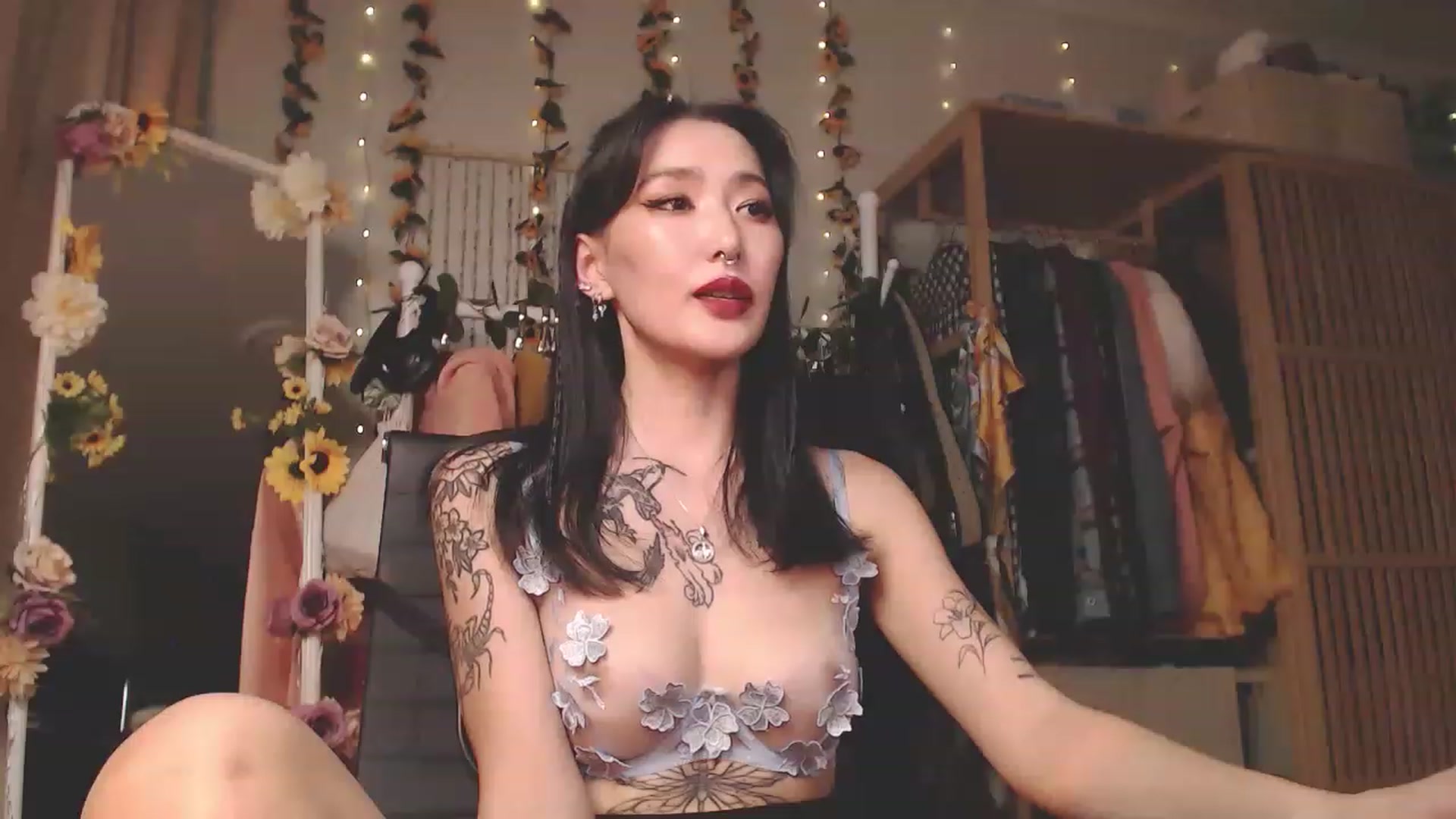 Gallery image thumbnail from KellyAsian's myfreecams stream on, 11/22/2022, 09:37 image 20 of 20