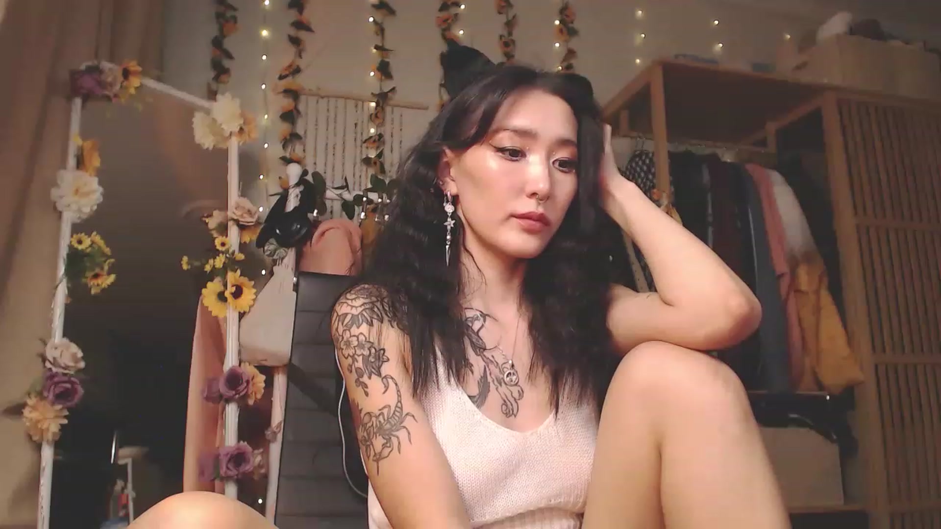 Gallery image thumbnail from KellyAsian's myfreecams stream on, 11/23/2022, 08:48 image 2 of 20