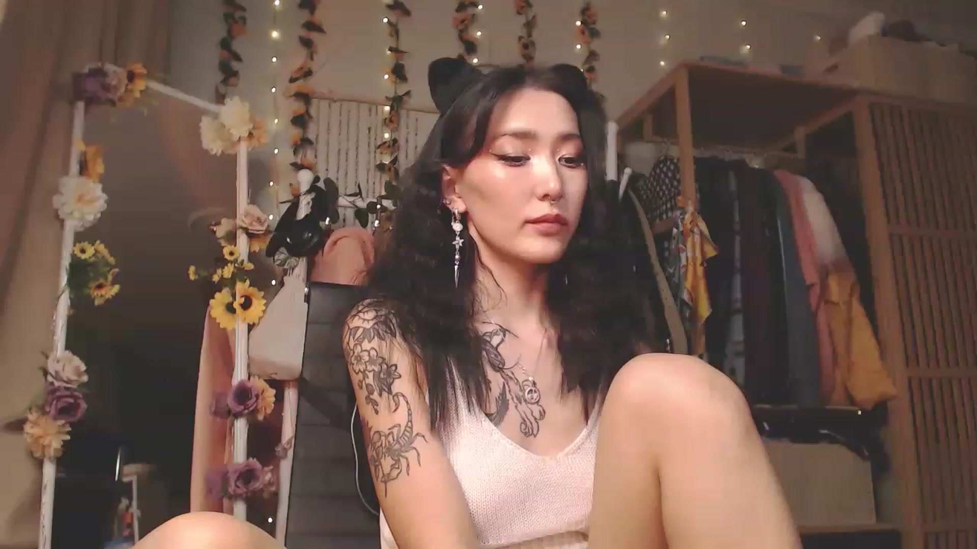 Gallery image thumbnail from KellyAsian's myfreecams stream on, 11/23/2022, 08:48 image 3 of 20