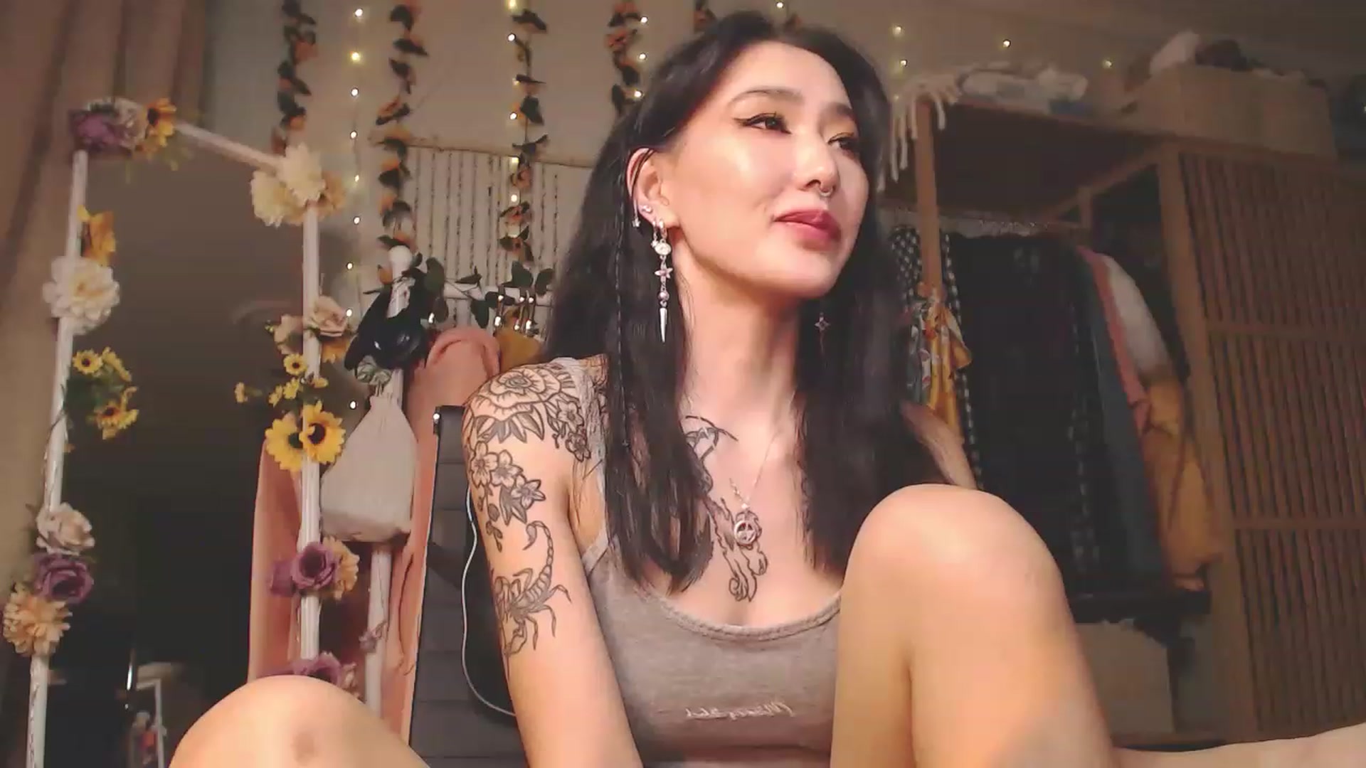 Gallery image thumbnail from KellyAsian's myfreecams stream on, 11/24/2022, 07:57 image 7 of 20