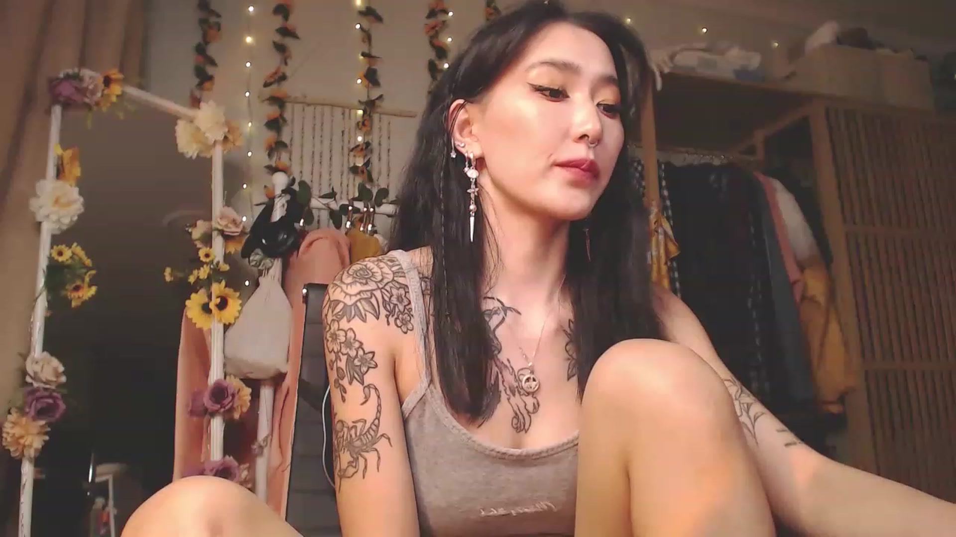 Gallery image thumbnail from KellyAsian's myfreecams stream on, 11/24/2022, 07:57 image 14 of 20