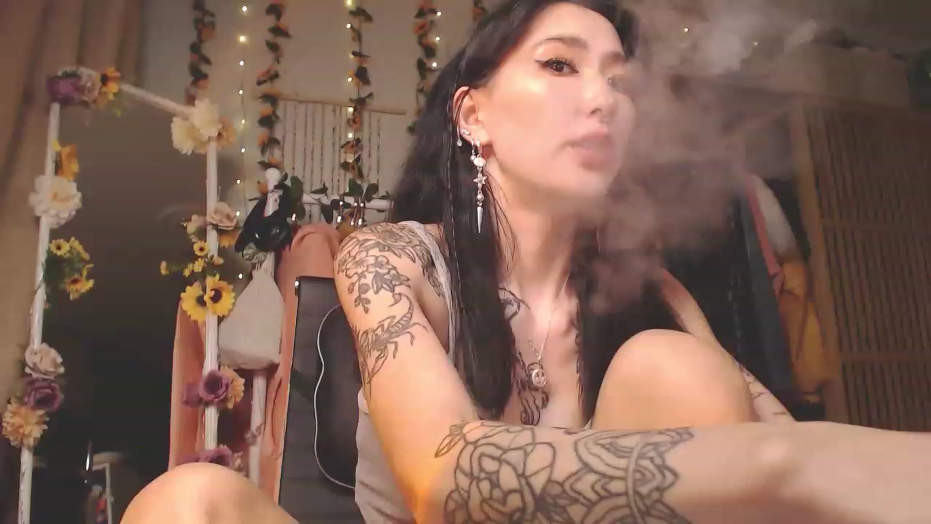 Gallery image thumbnail from KellyAsian's myfreecams stream on, 11/24/2022, 07:57 image 13 of 20