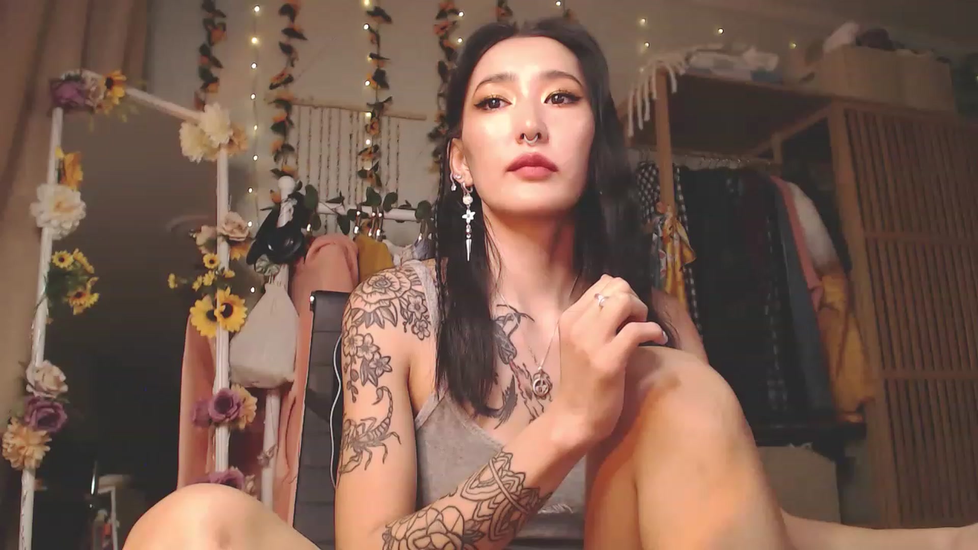 Gallery image thumbnail from KellyAsian's myfreecams stream on, 11/24/2022, 07:57 image 12 of 20