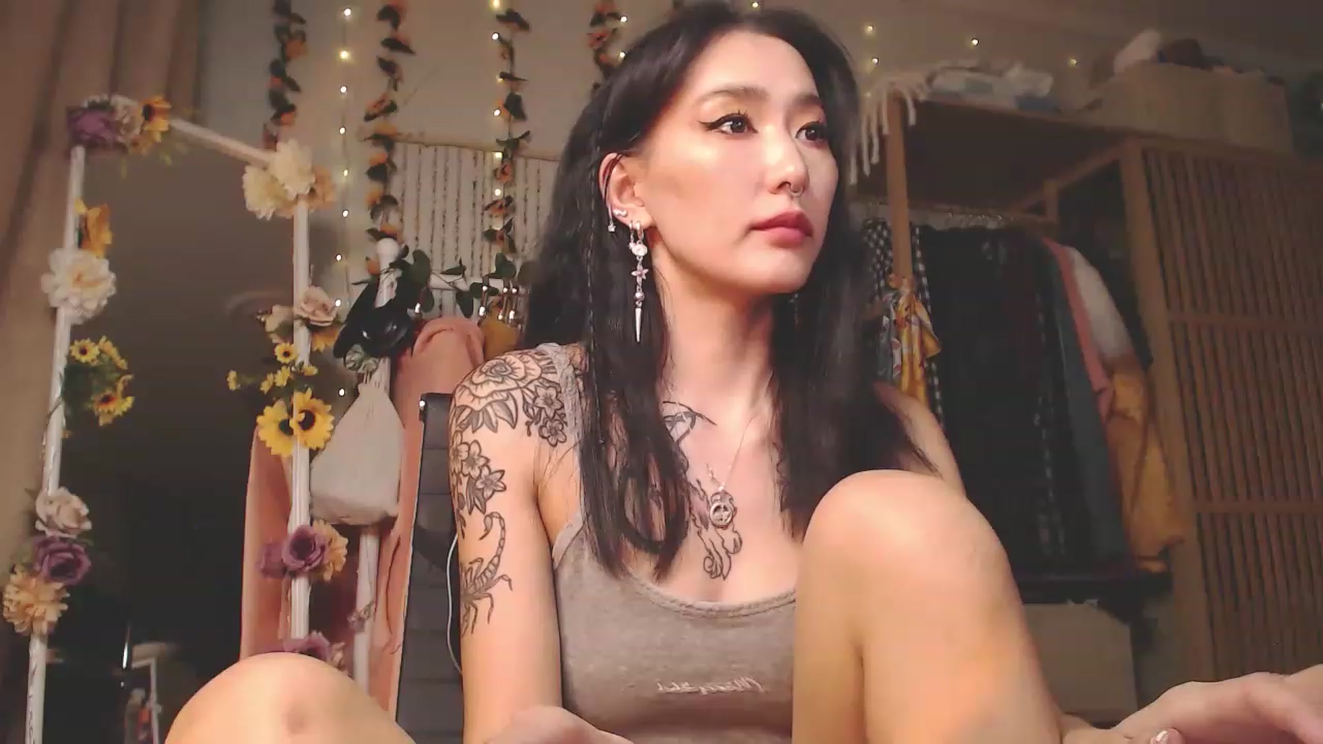 Gallery image thumbnail from KellyAsian's myfreecams stream on, 11/24/2022, 07:57 image 6 of 20