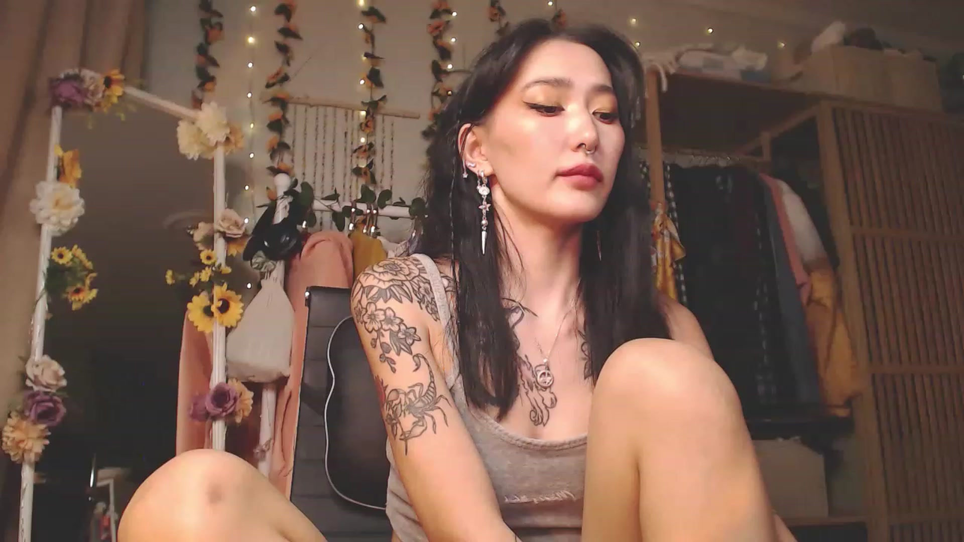 Gallery image thumbnail from KellyAsian's myfreecams stream on, 11/24/2022, 07:57 image 19 of 20
