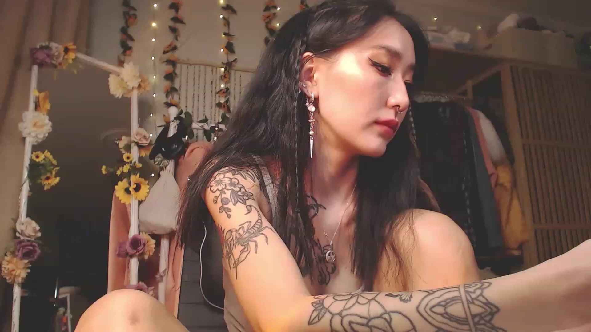 Gallery image thumbnail from KellyAsian's myfreecams stream on, 11/24/2022, 07:57 image 3 of 20