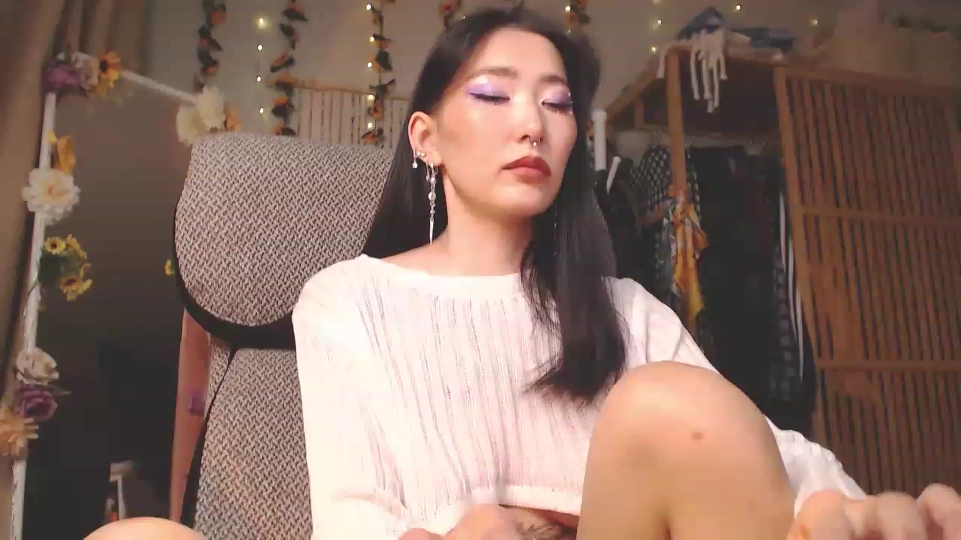Gallery image thumbnail from KellyAsian's myfreecams stream on, 11/29/2022, 07:53 image 20 of 20