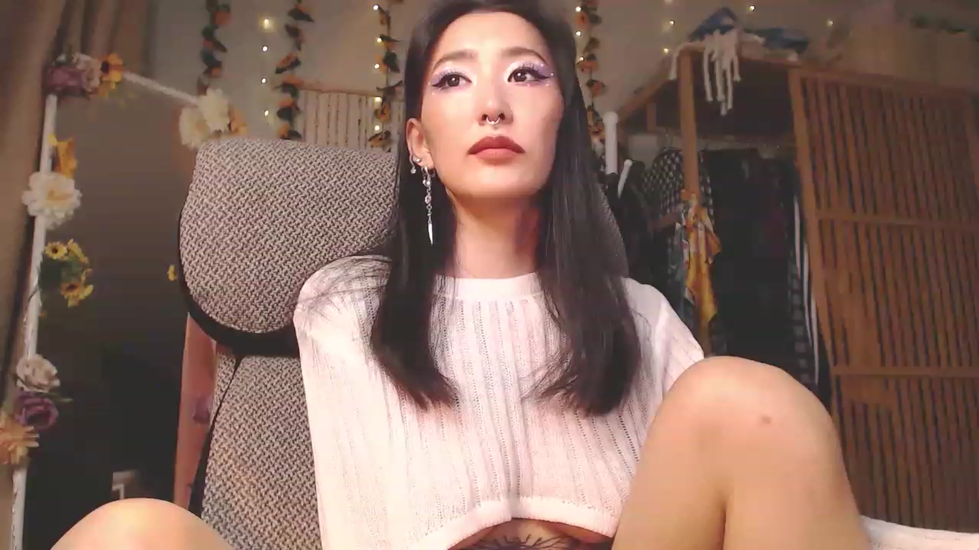 Gallery image thumbnail from KellyAsian's myfreecams stream on, 11/29/2022, 07:53 image 16 of 20