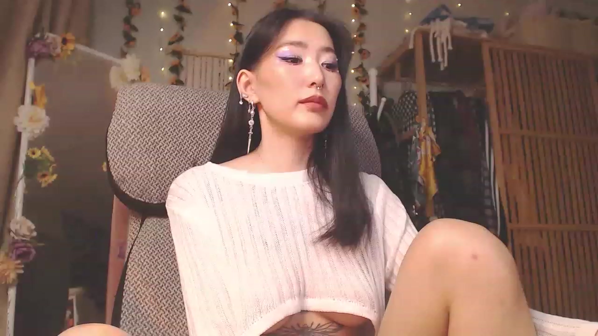 Gallery image thumbnail from KellyAsian's myfreecams stream on, 11/29/2022, 07:53 image 19 of 20