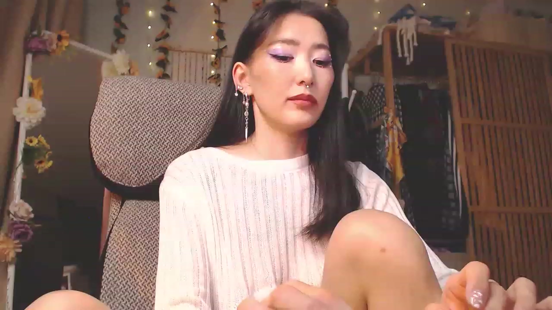 Gallery image thumbnail from KellyAsian's myfreecams stream on, 11/29/2022, 09:55 image 6 of 20