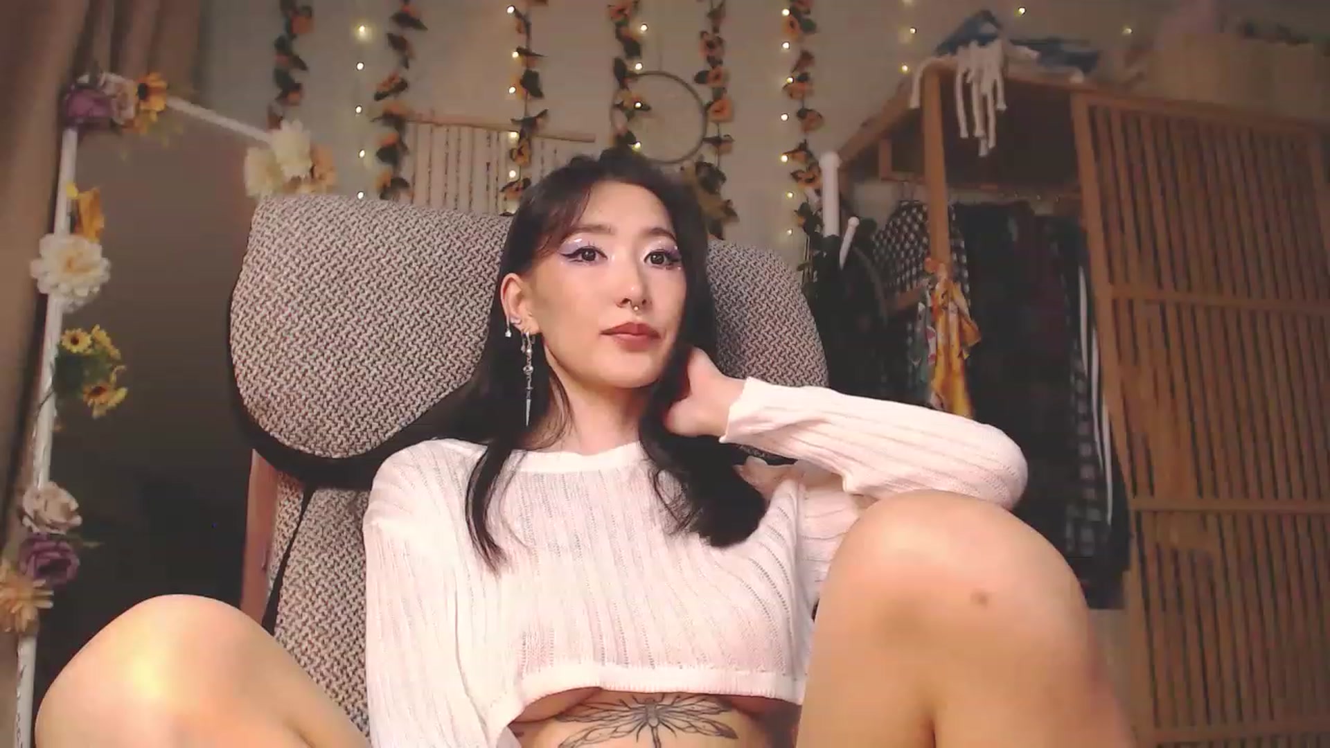 Gallery image thumbnail from KellyAsian's myfreecams stream on, 11/29/2022, 09:55 image 15 of 20