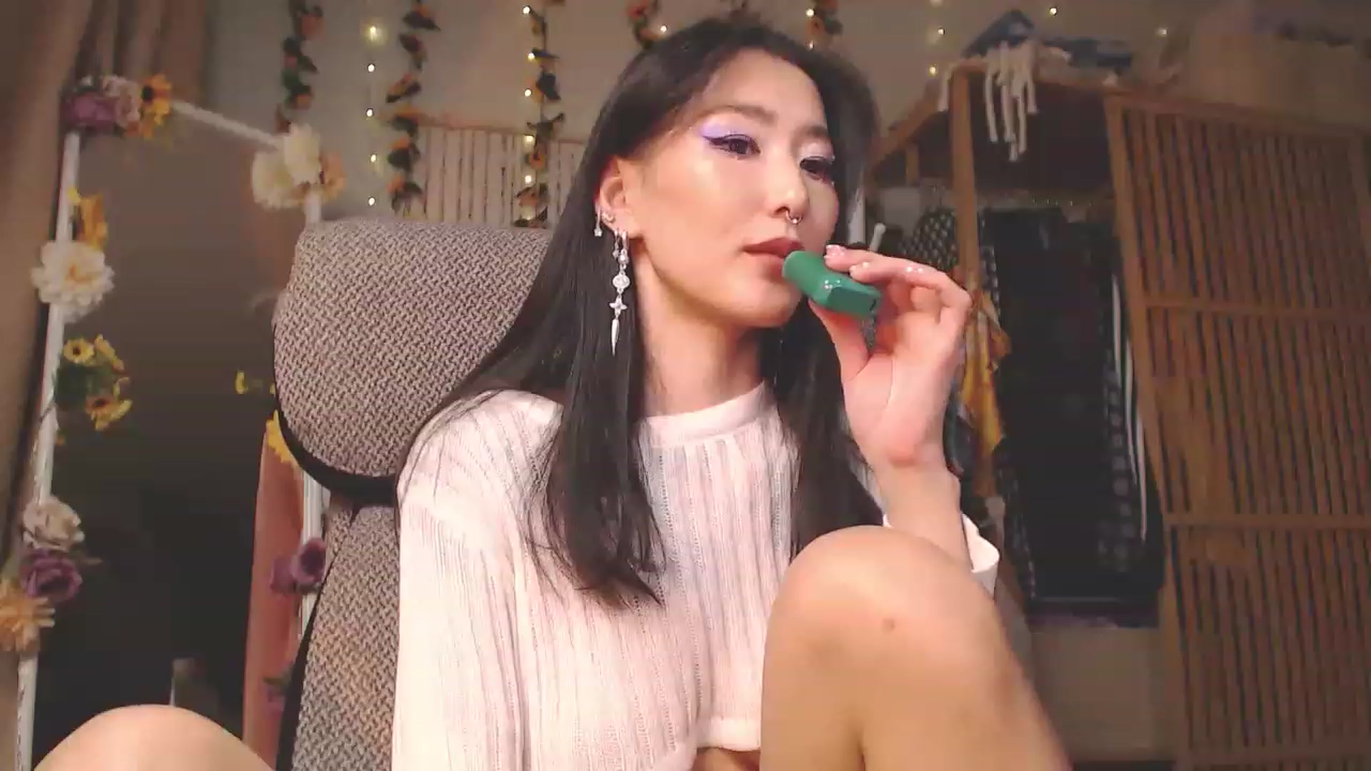 Gallery image thumbnail from KellyAsian's myfreecams stream on, 11/29/2022, 10:06 image 20 of 20