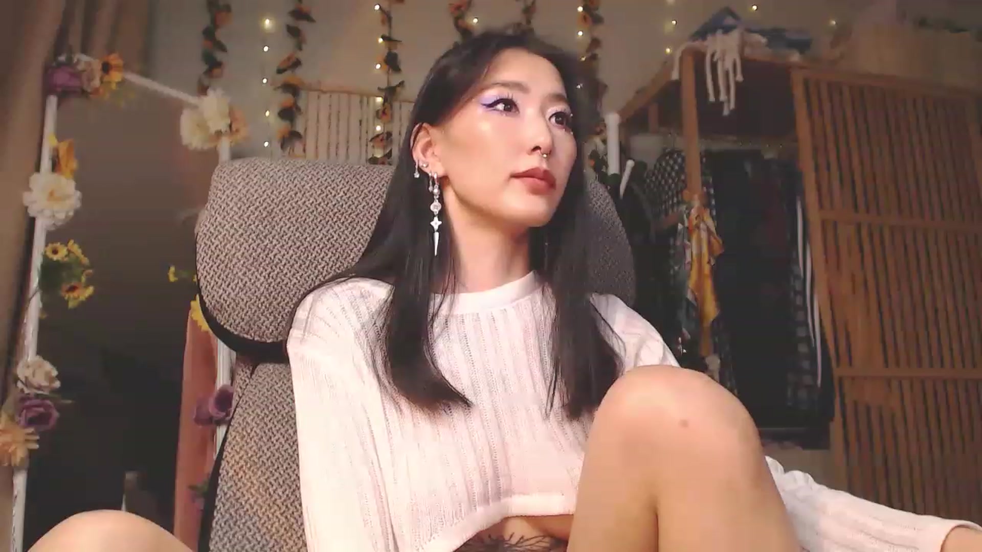 Gallery image thumbnail from KellyAsian's myfreecams stream on, 11/29/2022, 10:06 image 17 of 20