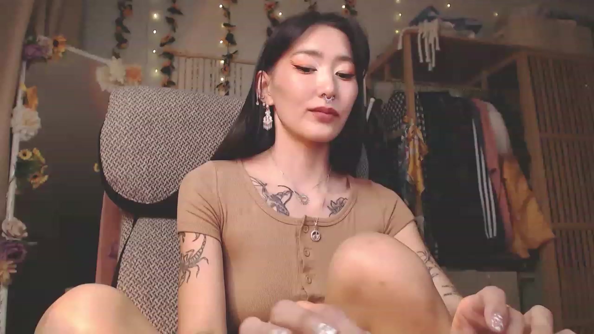Gallery image thumbnail from KellyAsian's myfreecams stream on, 12/01/2022, 09:47 image 19 of 20