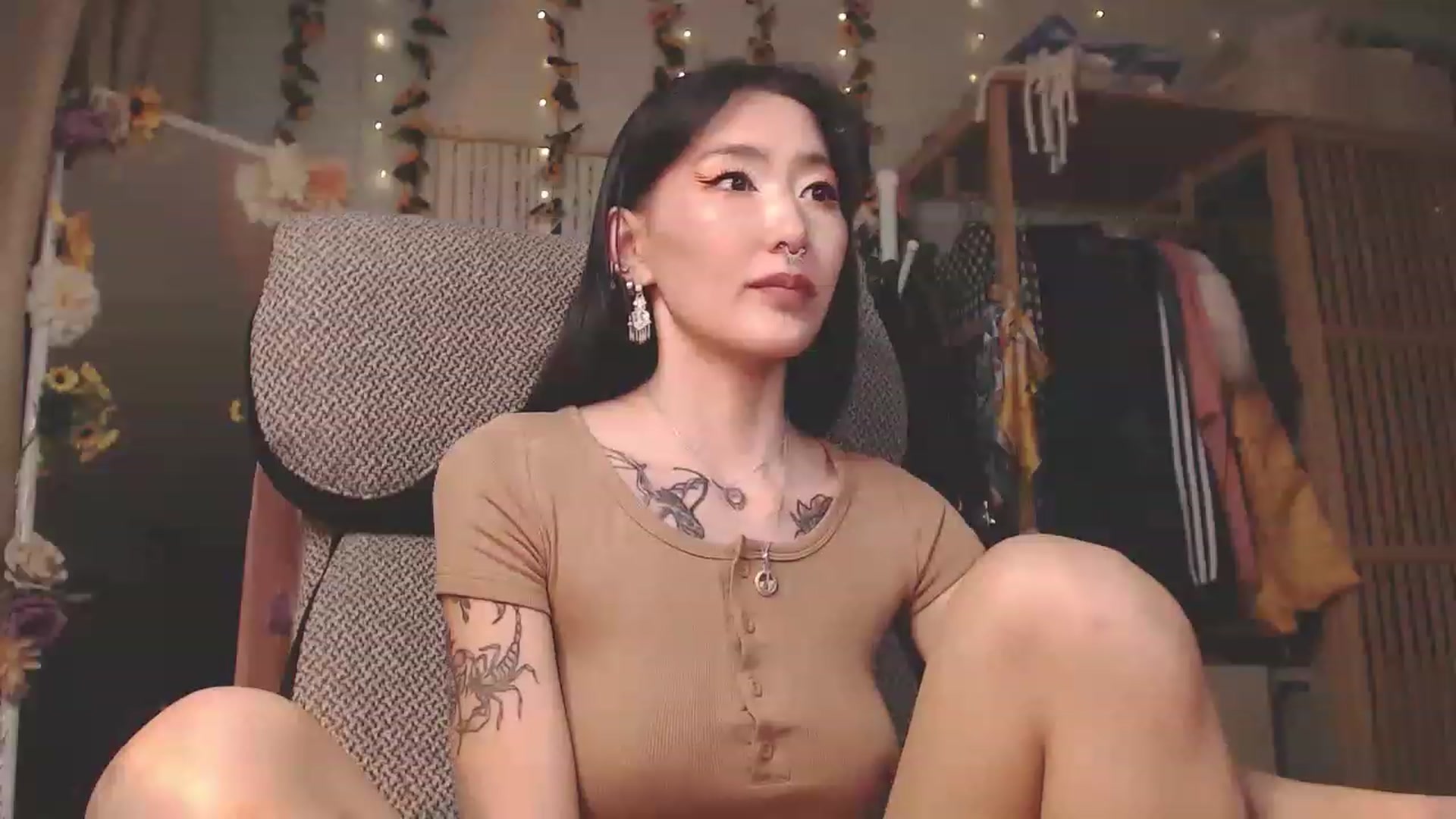 Gallery image thumbnail from KellyAsian's myfreecams stream on, 12/01/2022, 09:47 image 14 of 20