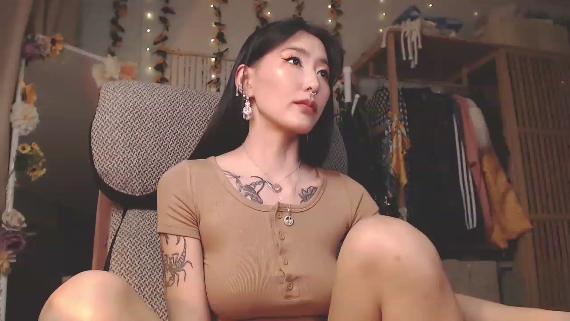 Gallery image thumbnail from KellyAsian's myfreecams stream on, 12/01/2022, 09:47 image 18 of 20