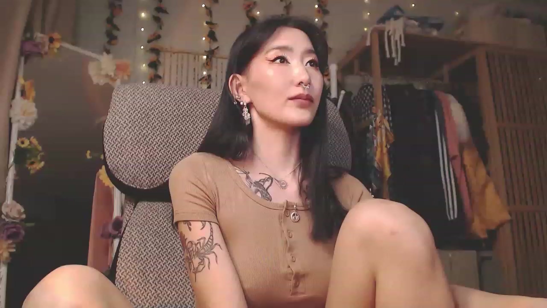Gallery image thumbnail from KellyAsian's myfreecams stream on, 12/01/2022, 09:47 image 4 of 20