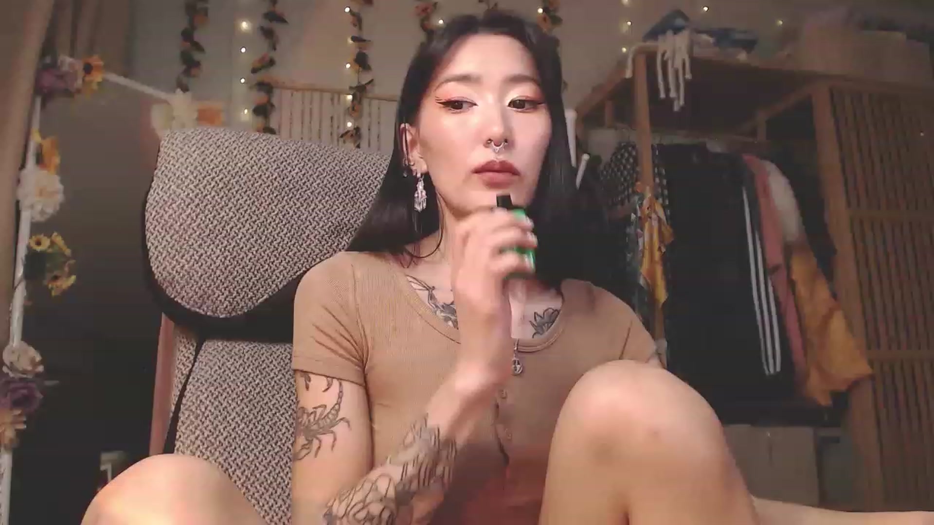 Gallery image thumbnail from KellyAsian's myfreecams stream on, 12/01/2022, 09:59 image 6 of 20