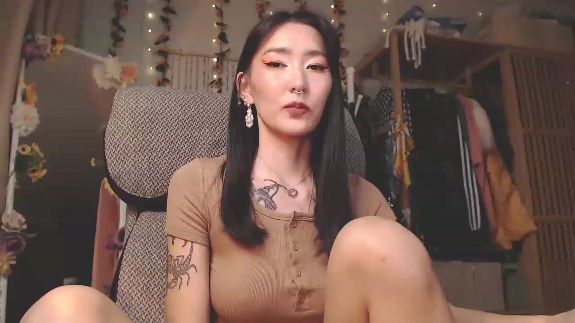 Gallery image thumbnail from KellyAsian's myfreecams stream on, 12/01/2022, 10:35 image 14 of 20
