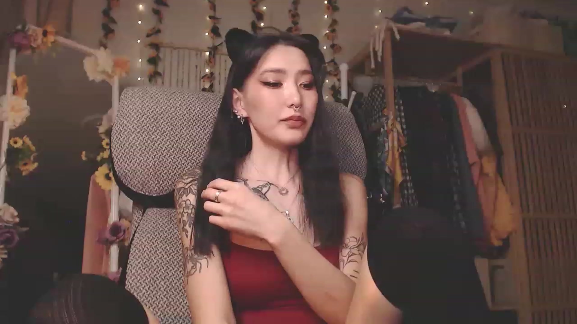 Gallery image thumbnail from KellyAsian's myfreecams stream on, 12/02/2022, 09:23 image 6 of 20