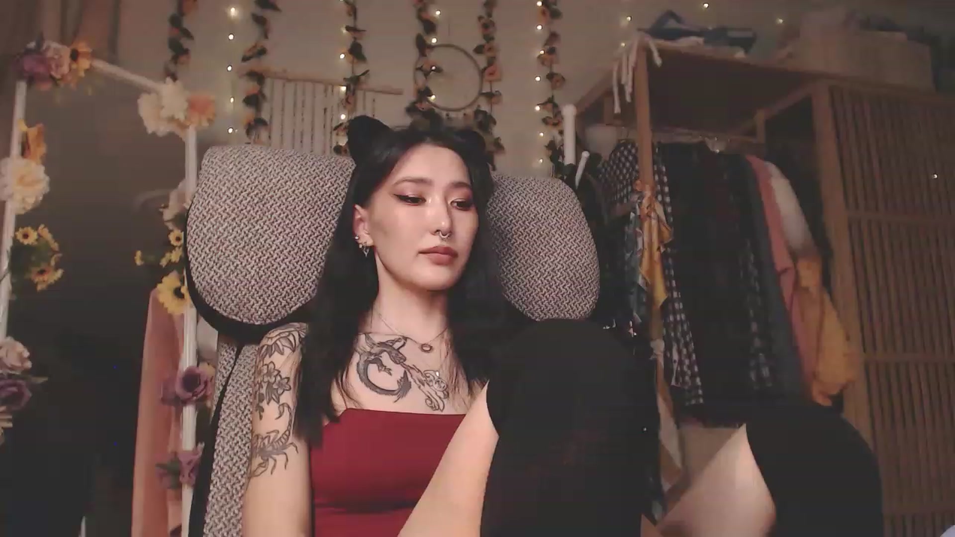 Gallery image thumbnail from KellyAsian's myfreecams stream on, 12/02/2022, 09:23 image 14 of 20
