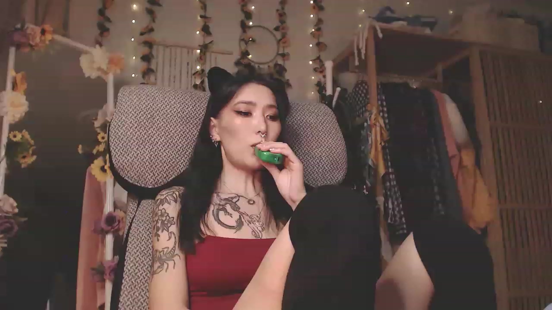 Gallery image thumbnail from KellyAsian's myfreecams stream on, 12/02/2022, 09:23 image 11 of 20
