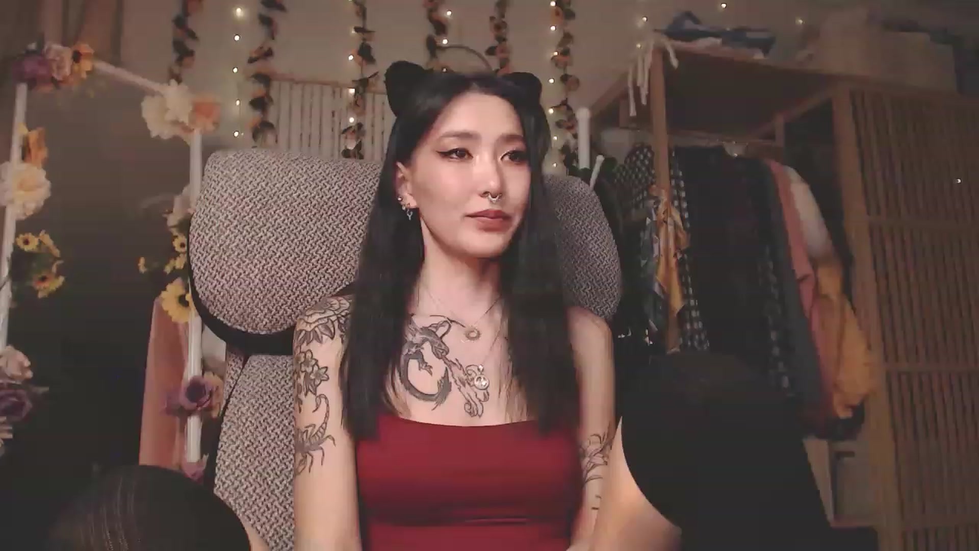 Gallery image thumbnail from KellyAsian's myfreecams stream on, 12/02/2022, 09:23 image 8 of 20