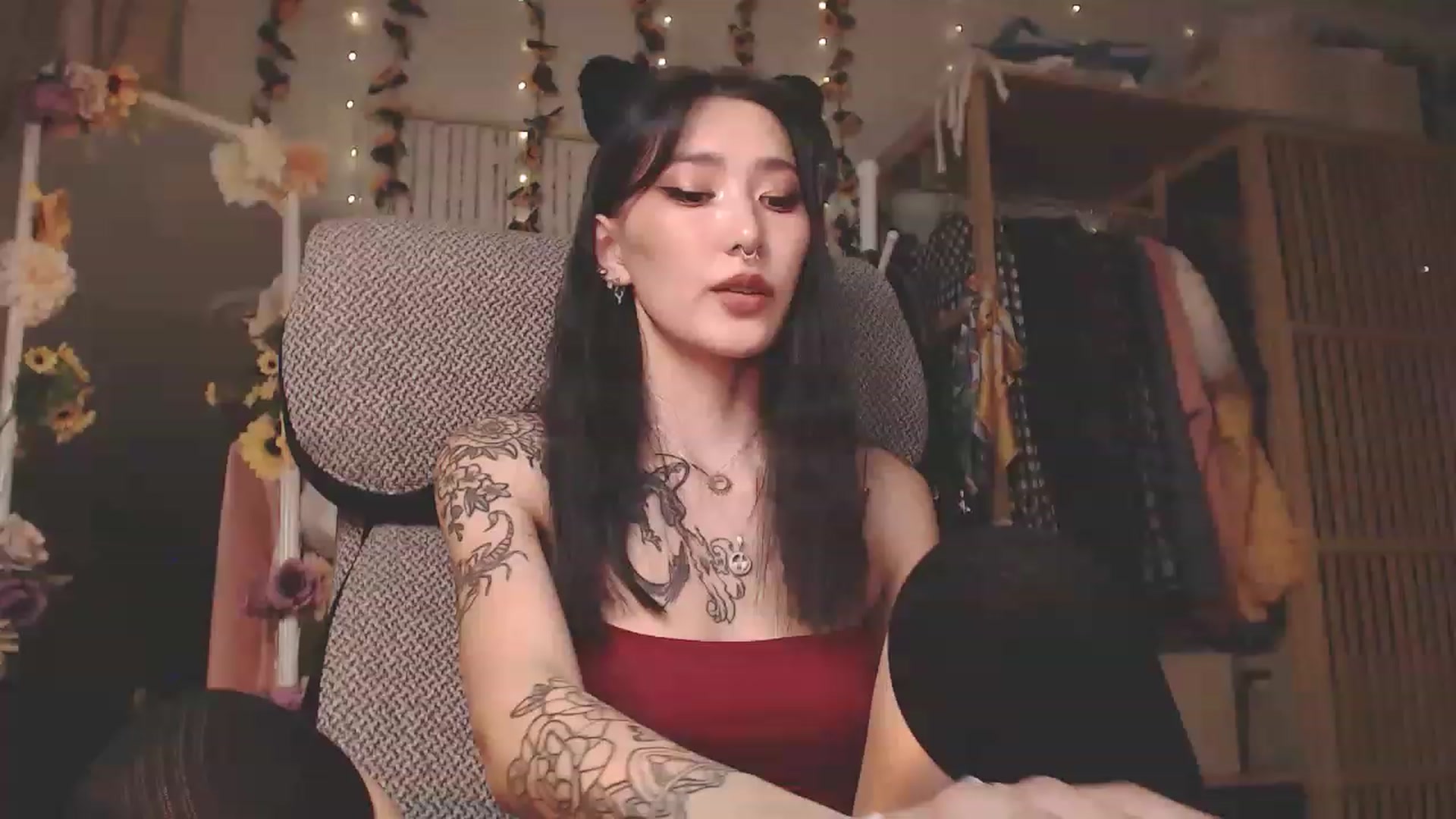 Gallery image thumbnail from KellyAsian's myfreecams stream on, 12/02/2022, 09:23 image 1 of 20
