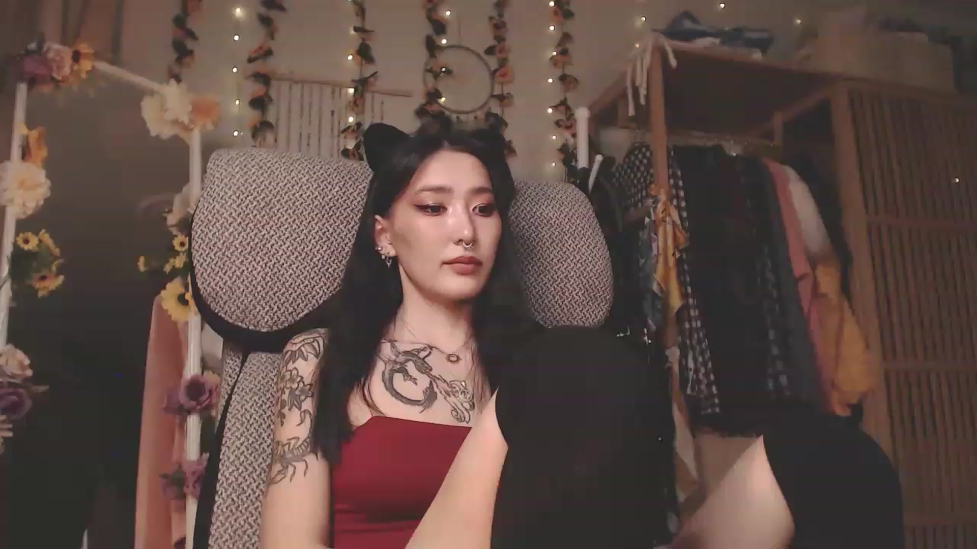 Gallery image thumbnail from KellyAsian's myfreecams stream on, 12/02/2022, 09:23 image 19 of 20