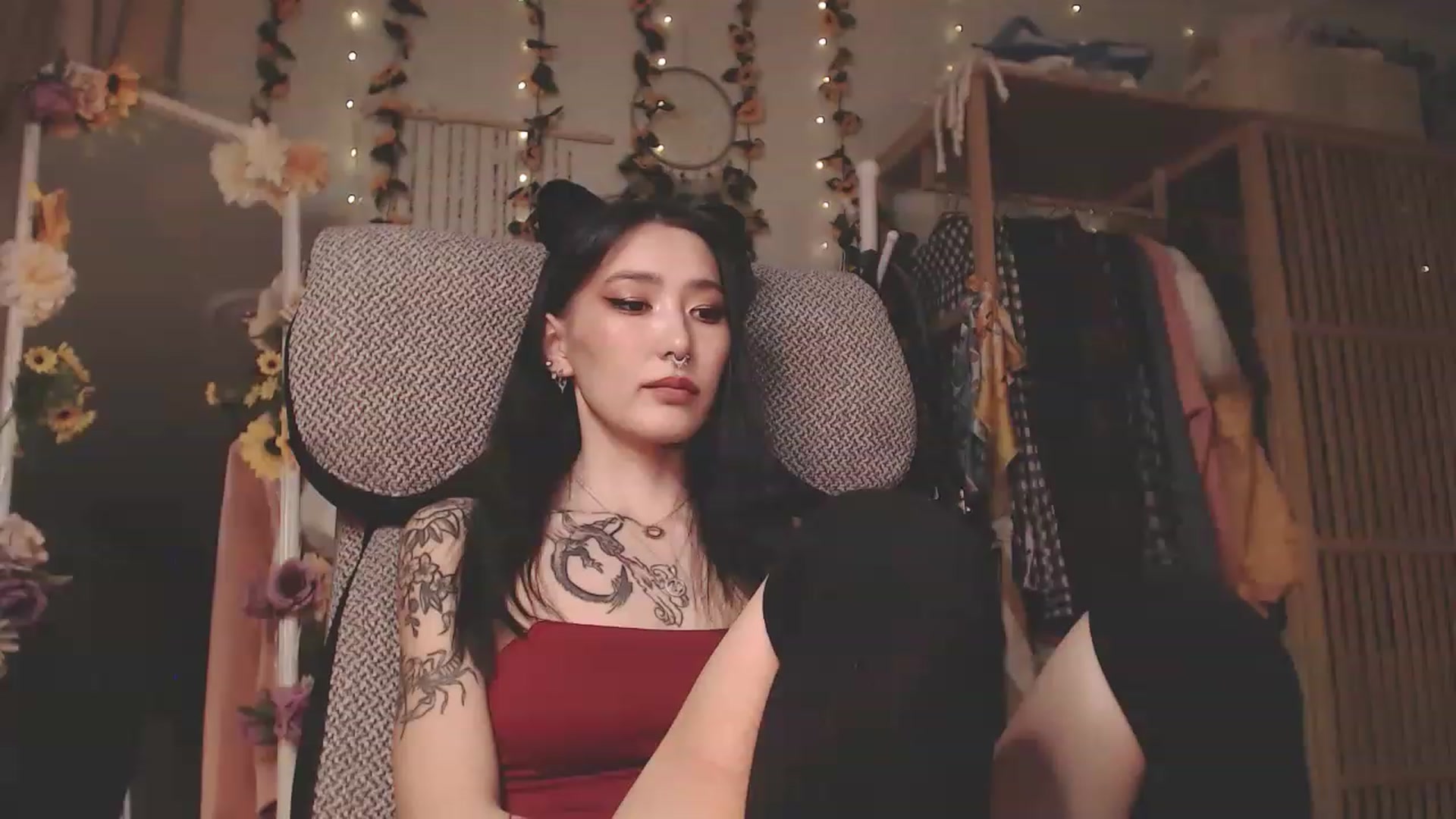 Gallery image thumbnail from KellyAsian's myfreecams stream on, 12/02/2022, 09:23 image 10 of 20