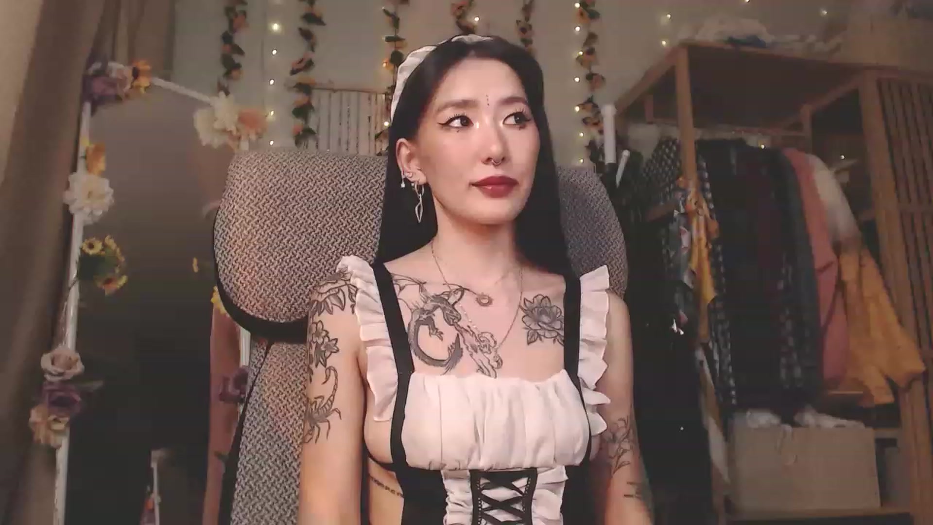 Gallery image thumbnail from KellyAsian's myfreecams stream on, 12/12/2022, 17:56 image 14 of 20