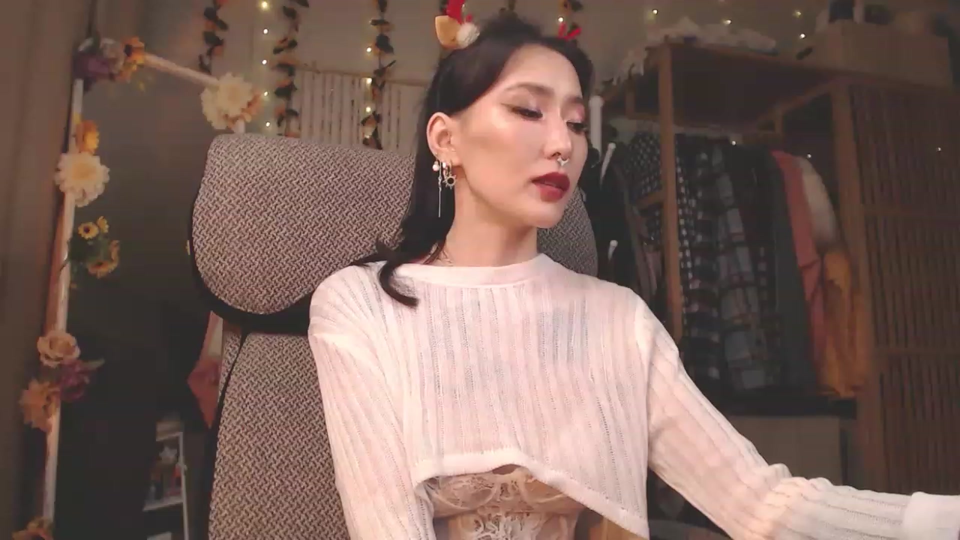 Gallery image thumbnail from KellyAsian's myfreecams stream on, 12/31/2022, 16:57 image 20 of 20