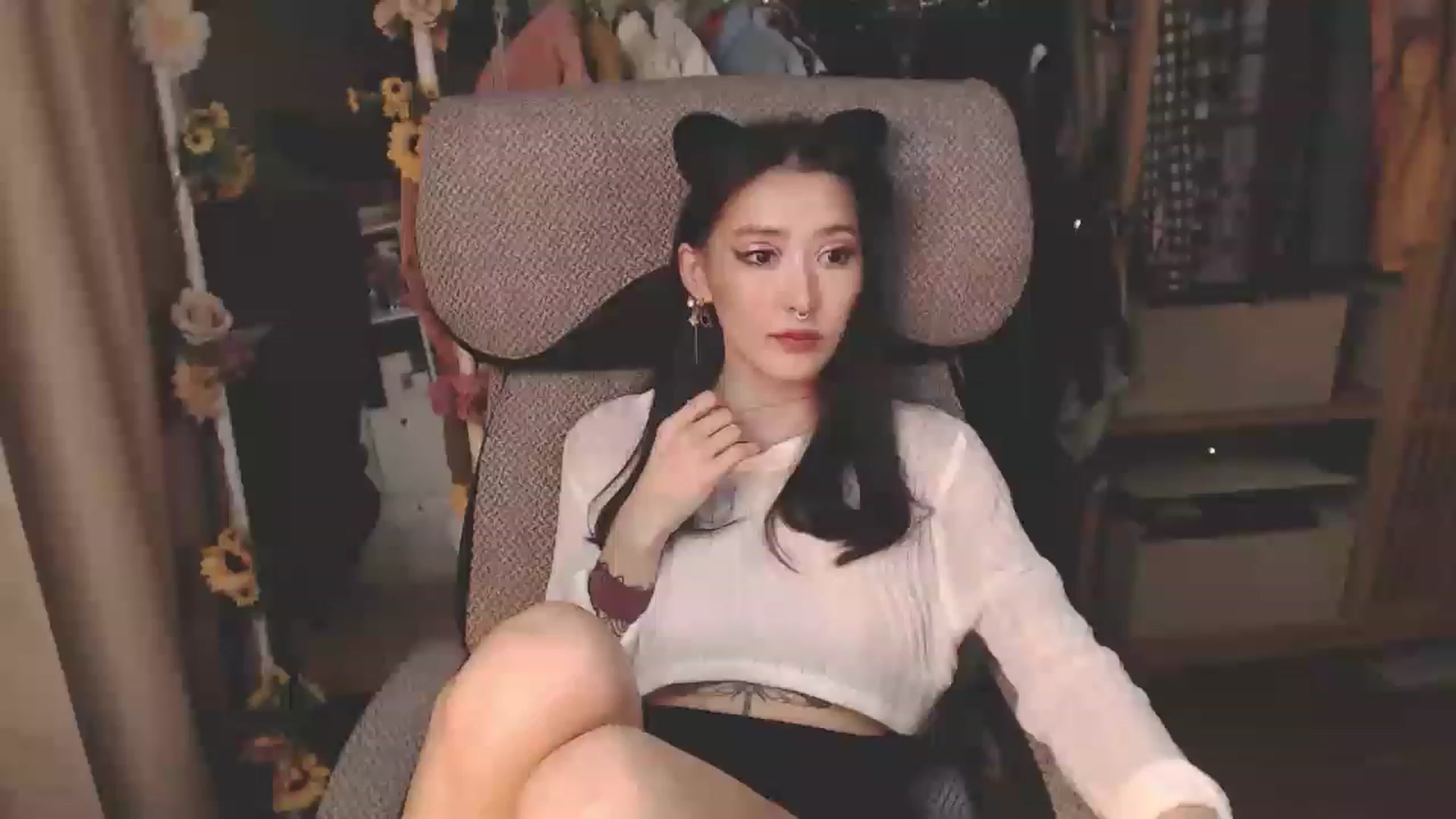 Gallery image thumbnail from KellyAsian's myfreecams stream on, 01/02/2023, 08:43 image 13 of 20