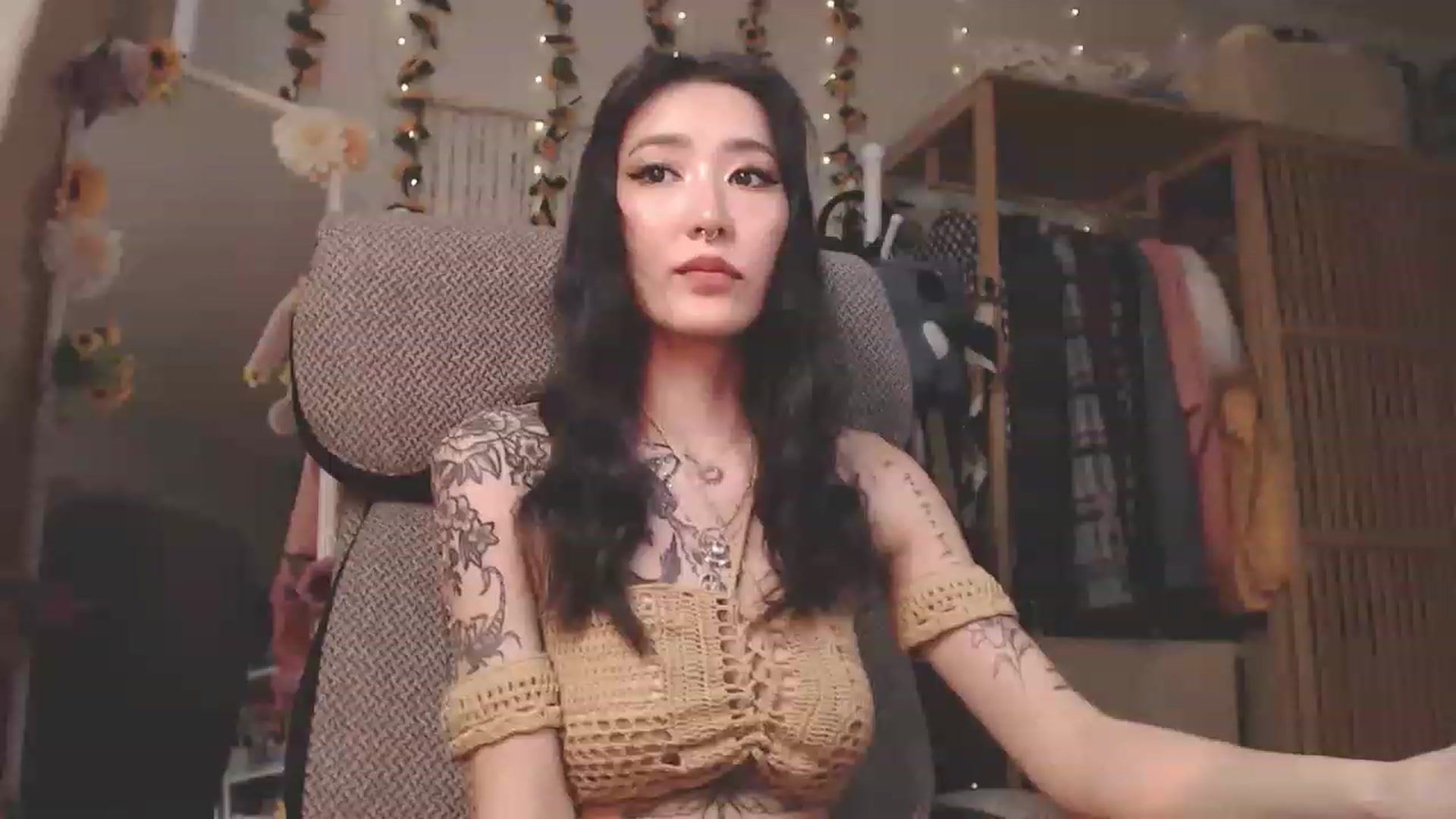 Gallery image thumbnail from KellyAsian's myfreecams stream on, 02/21/2023, 08:29 image 19 of 20