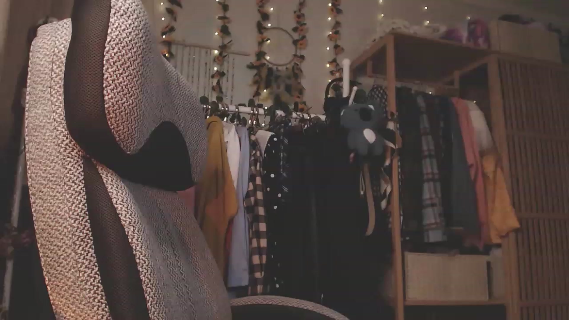 Gallery image thumbnail from KellyAsian's myfreecams stream on, 02/23/2023, 15:07 image 6 of 20