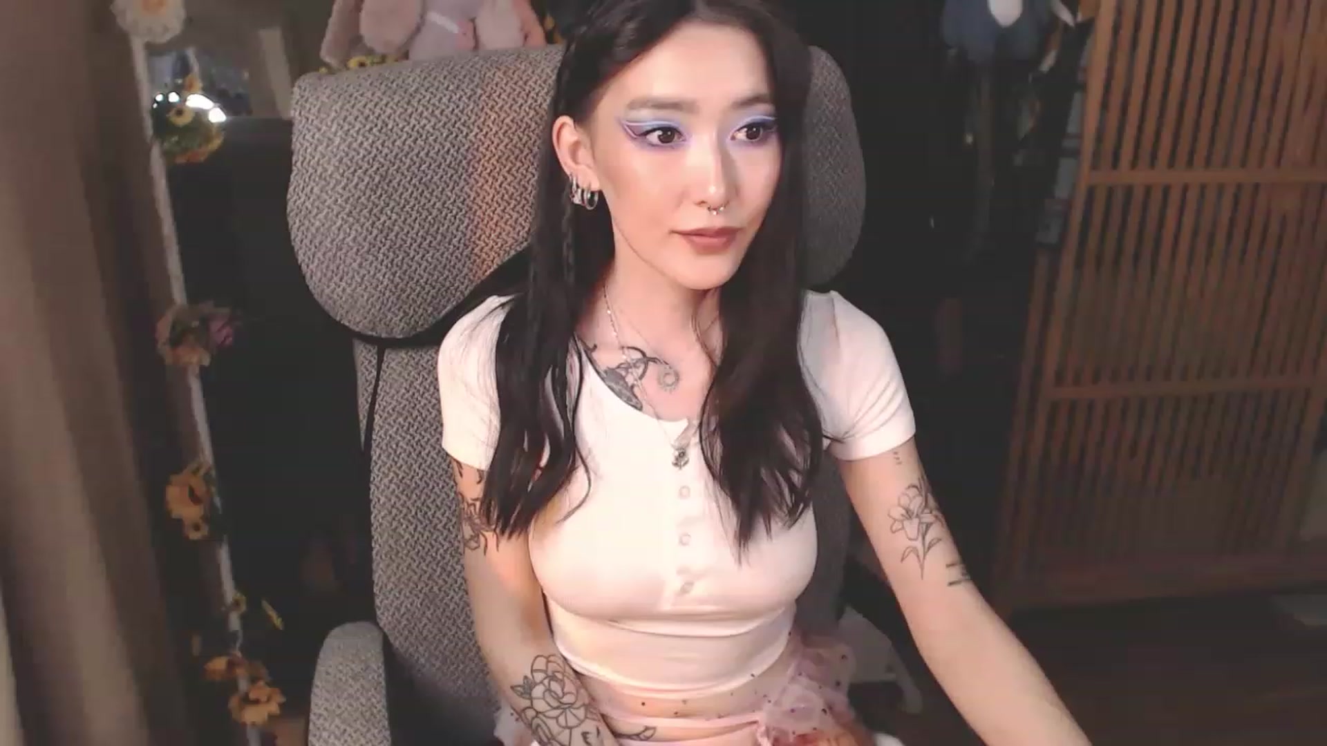 Gallery image thumbnail from KellyAsian's myfreecams stream on, 02/24/2023, 09:45 image 20 of 20