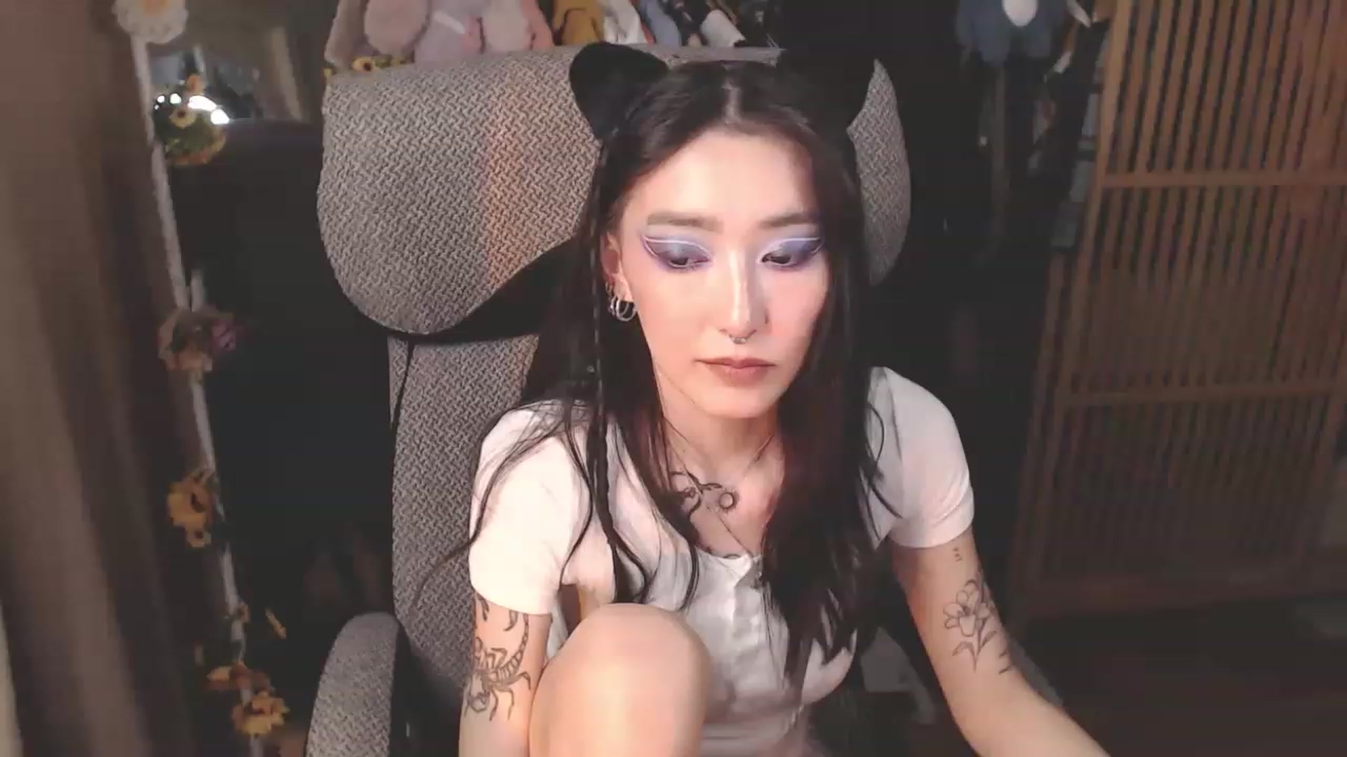 Gallery image thumbnail from KellyAsian's myfreecams stream on, 02/24/2023, 09:45 image 13 of 20