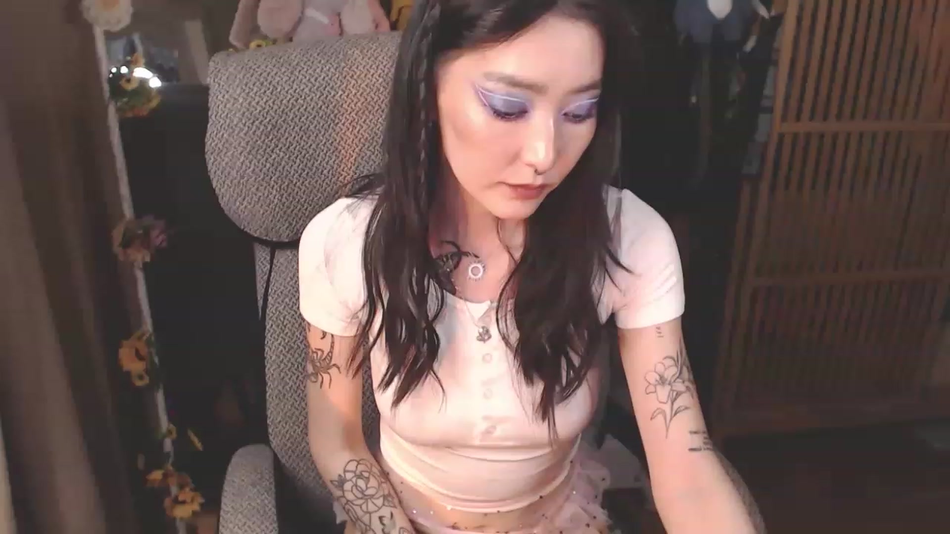 Gallery image thumbnail from KellyAsian's myfreecams stream on, 02/24/2023, 09:45 image 17 of 20
