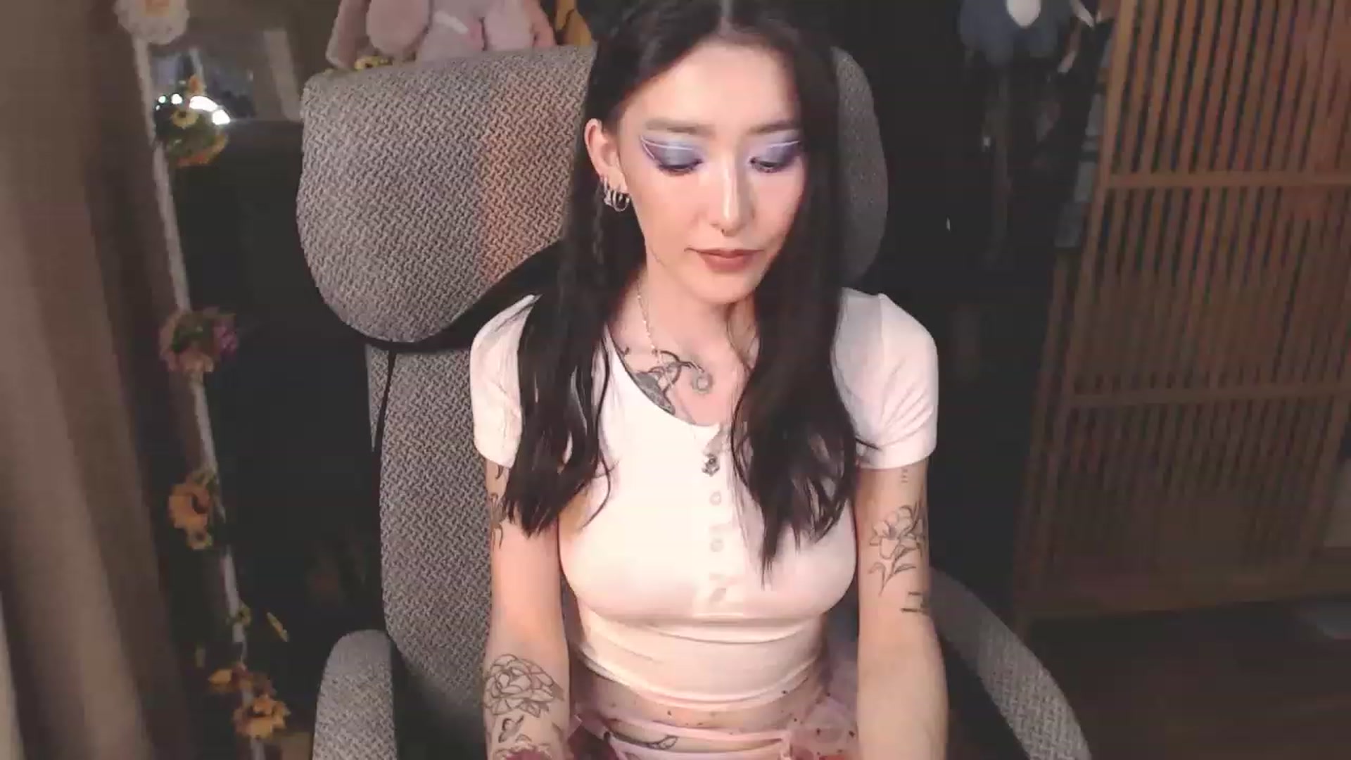 Gallery image thumbnail from KellyAsian's myfreecams stream on, 02/24/2023, 09:45 image 19 of 20