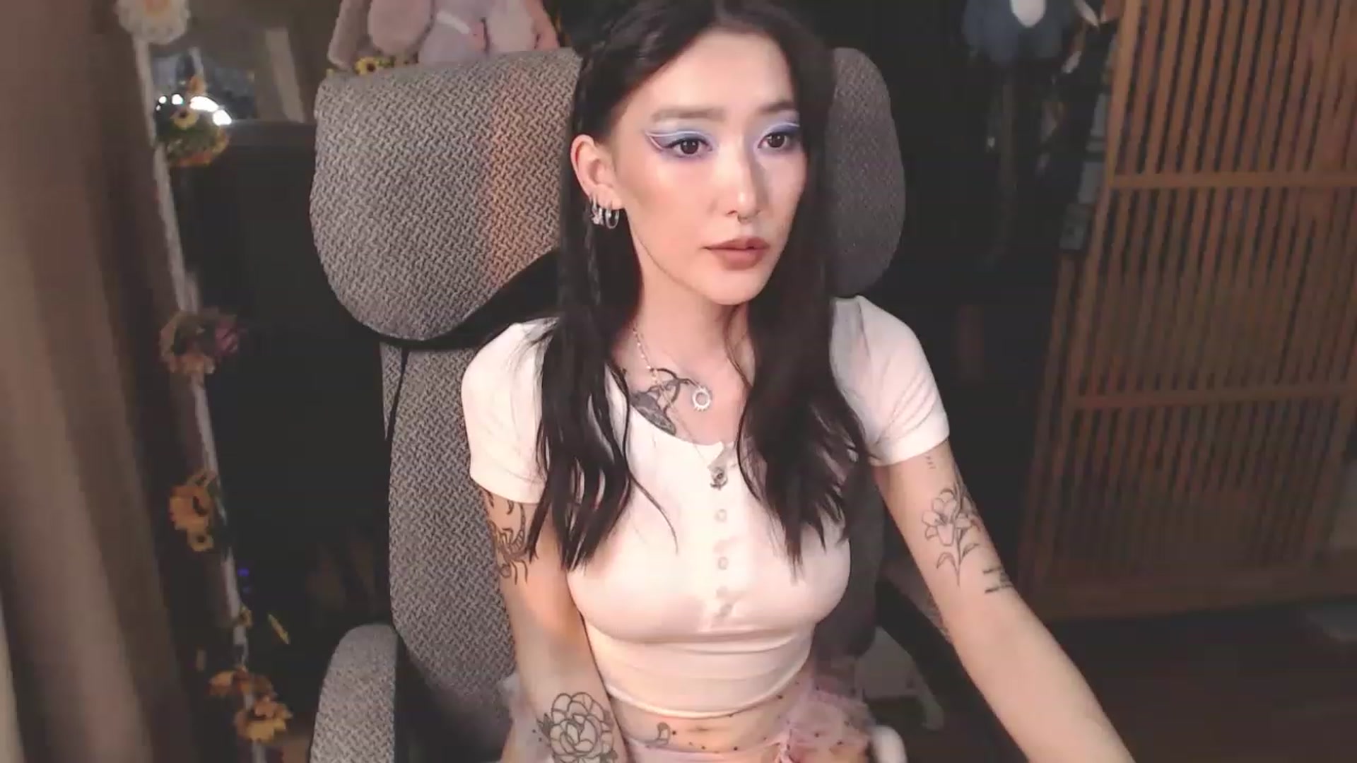 Gallery image thumbnail from KellyAsian's myfreecams stream on, 02/24/2023, 10:08 image 2 of 20