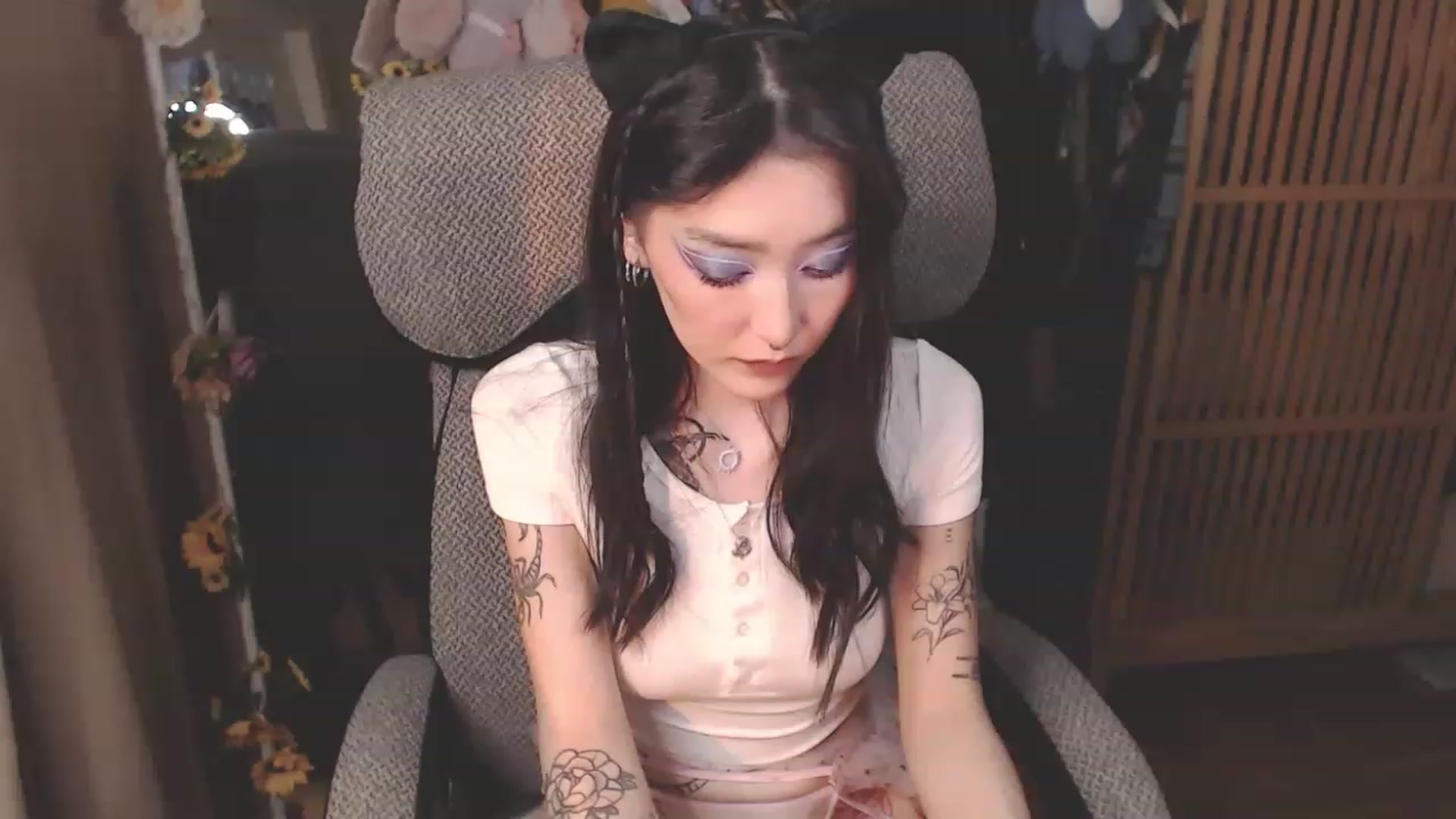 Gallery image thumbnail from KellyAsian's myfreecams stream on, 02/24/2023, 10:08 image 12 of 20