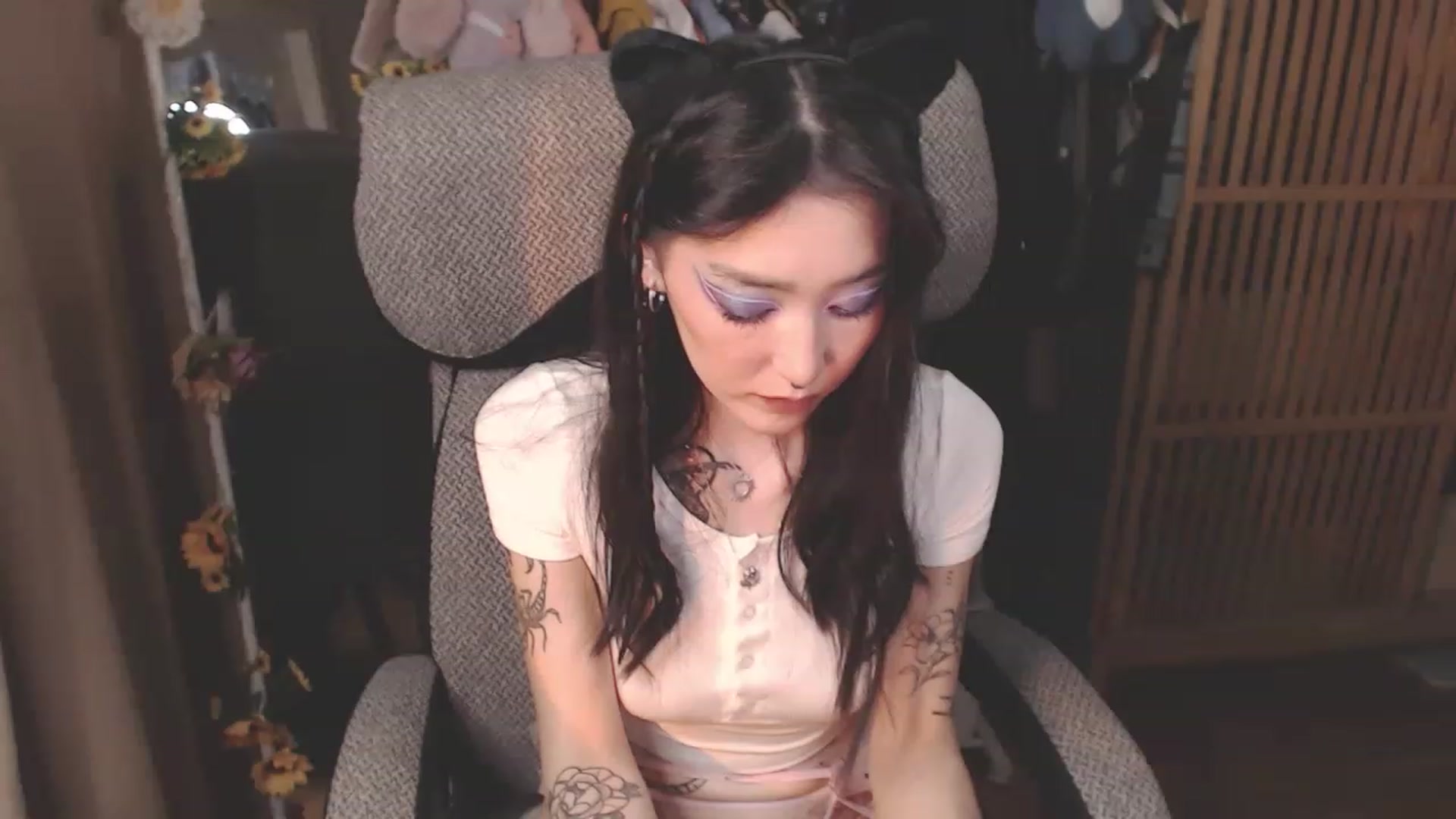 Gallery image thumbnail from KellyAsian's myfreecams stream on, 02/24/2023, 10:08 image 13 of 20